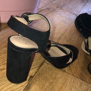 Heels never worn* just a bit dusty from storage.